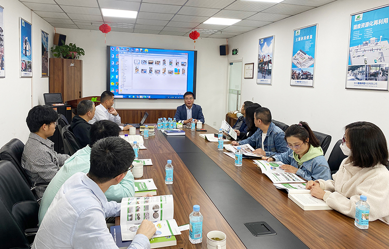 华中科技大学、中南大学一行莅临俄罗斯专享会生产基地考察调研.jpg 华中科技大学、中南大学一行莅临俄罗斯专享会生产基地考察调研.jpg